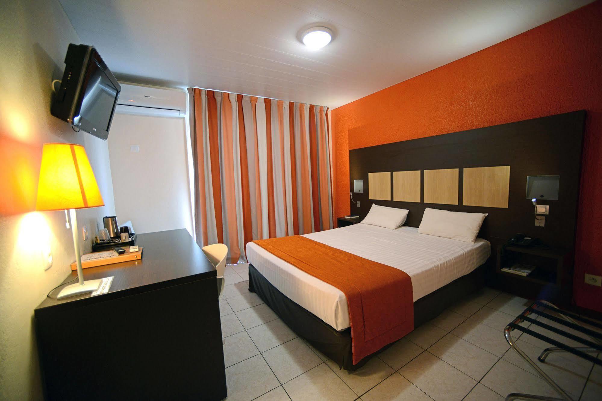 Central Hotel Cayenne Dış mekan fotoğraf